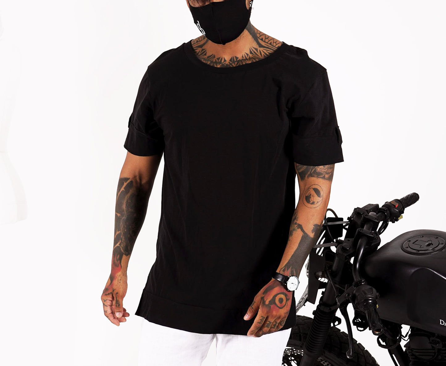 Maximiano Black Long Tee - DANIEL PHILIP