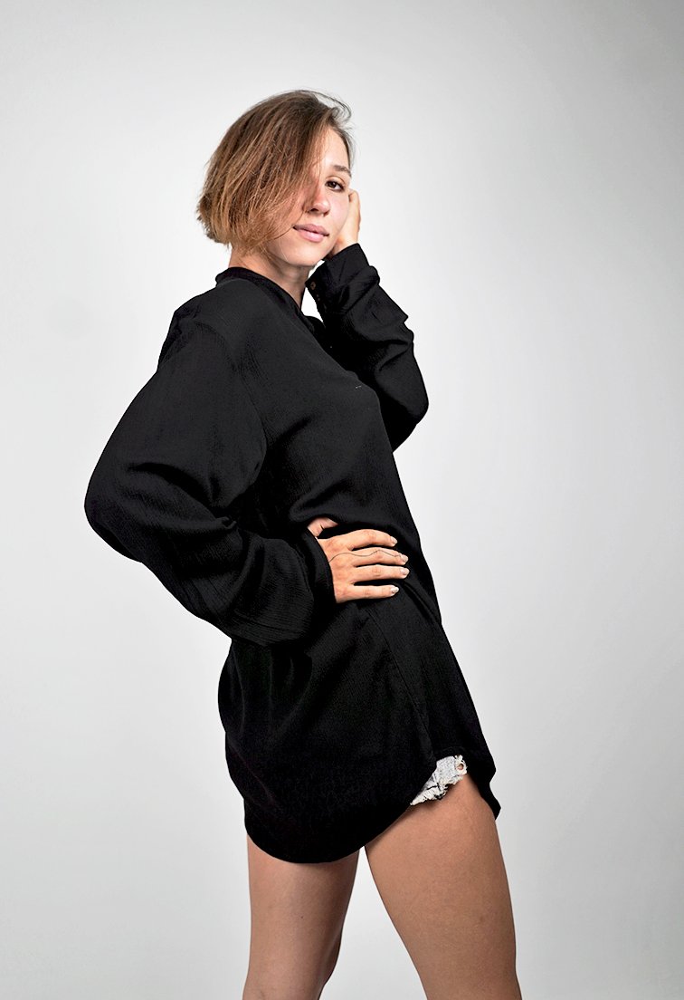 Iris Black Long Sleeves Top