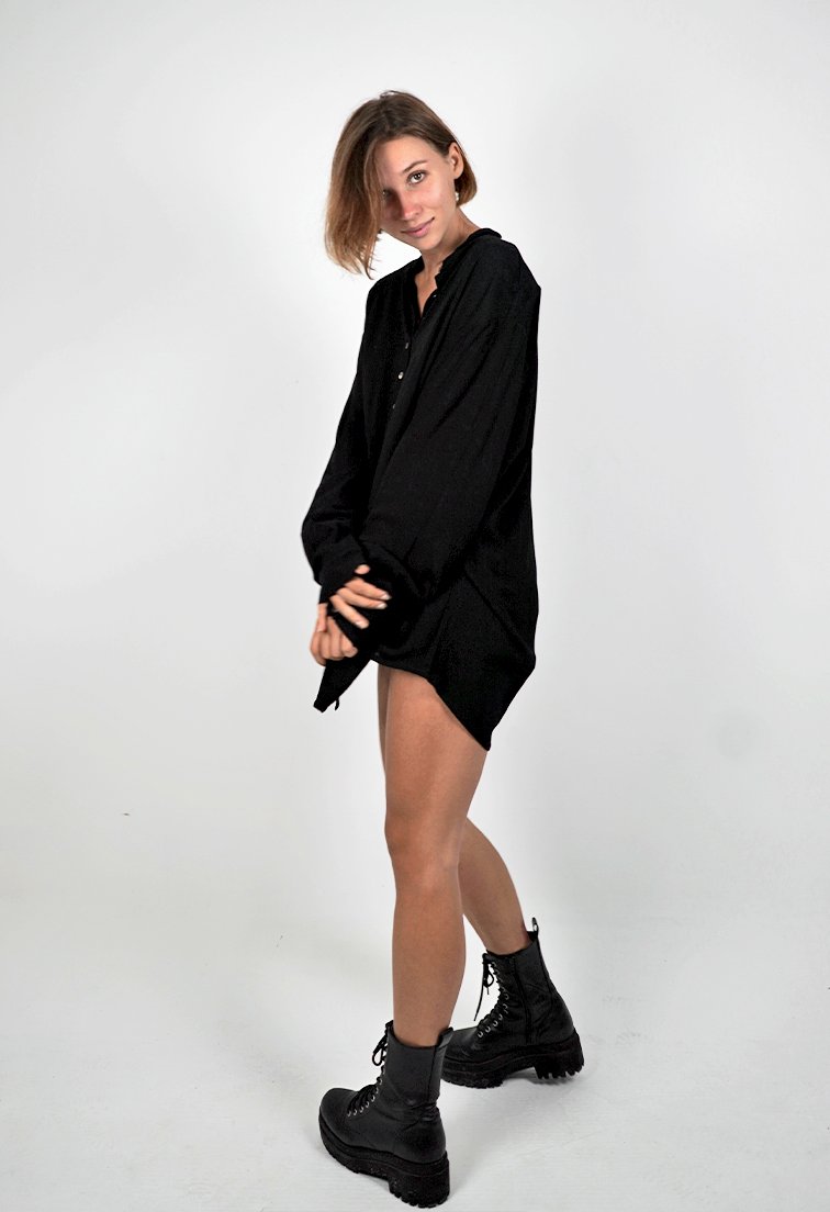 Iris Black Long Sleeves Top